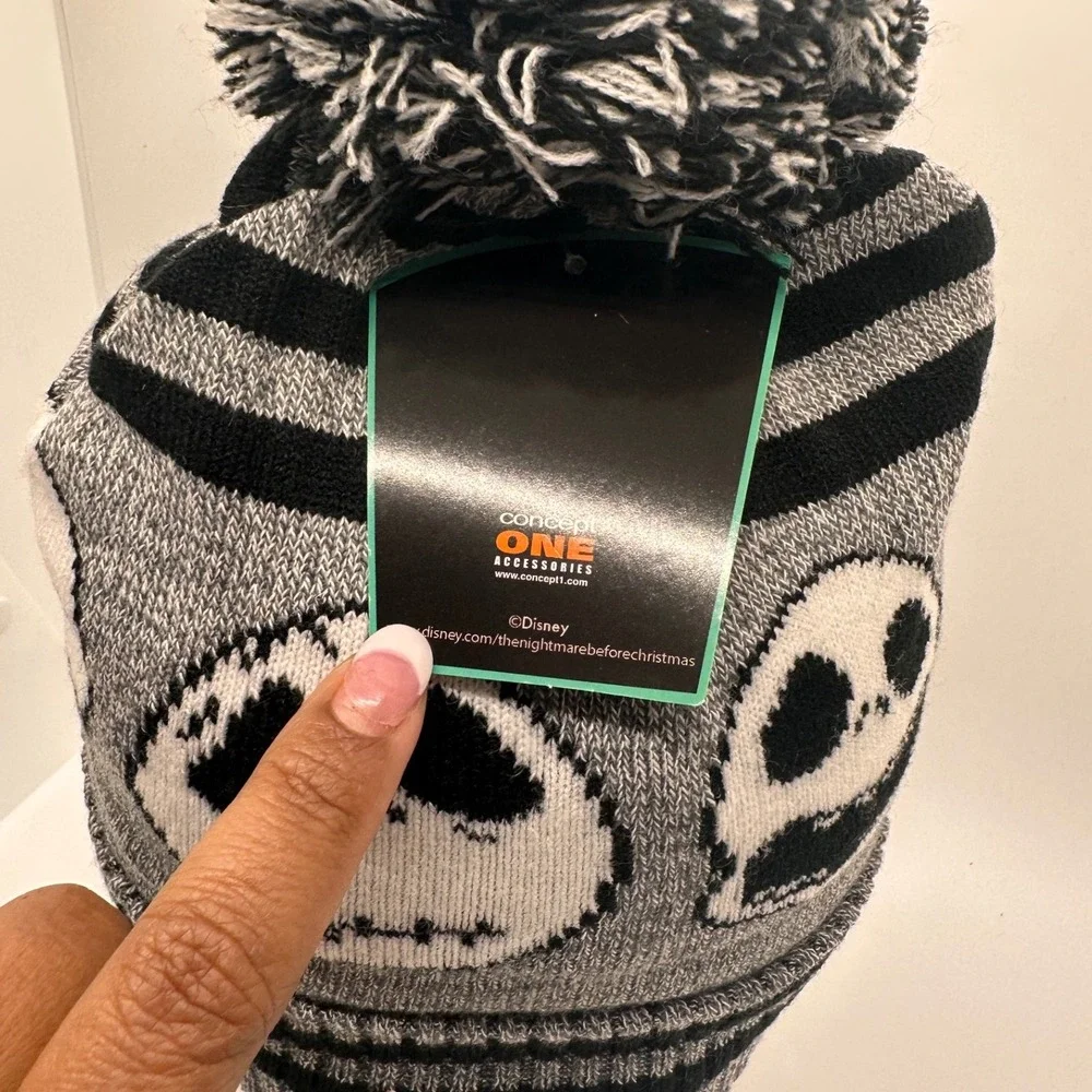 Nightmare Before Christmas Jack Skellington Beanie‎ Pom Pom Knit Hat Black White